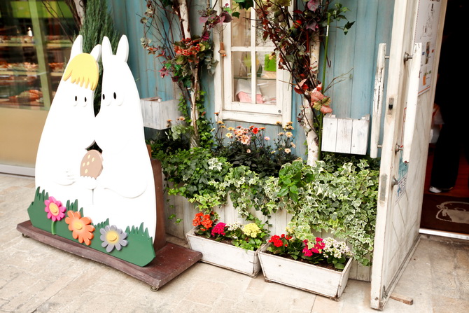 The Cherry Blossom Girl - Moomin cafÃ© Tokyo 03