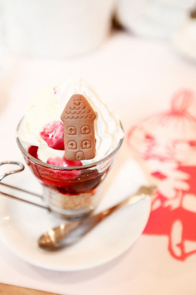 The Cherry Blossom Girl - Moomin cafÃ© Tokyo 09