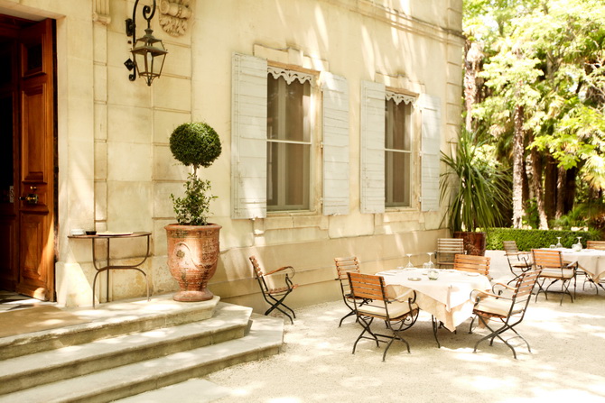 The Cherry Blossom Girl - ChÃ¢teau des Alpilles 11