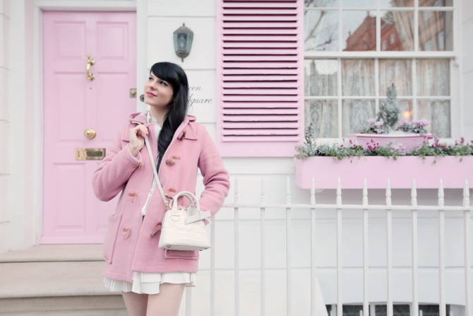 the-cherry-blossom-girl-london-pink-door-05