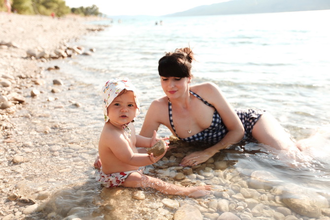 The Cherry Blossom Girl - Lac de Sainte Croix 01