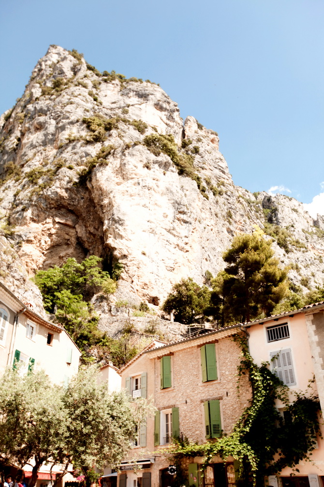 The Cherry Blossom Girl - Moustiers Sainte Marie 07